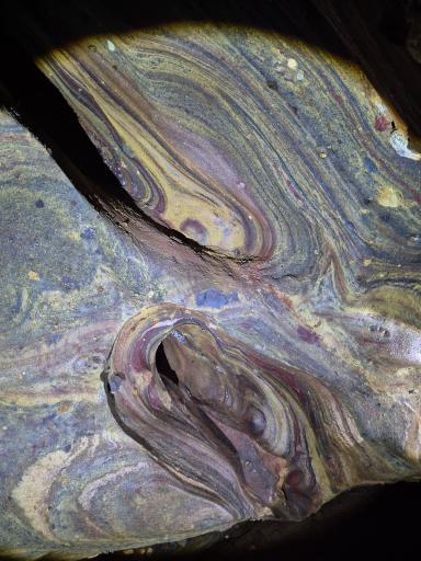 عکس غار رنگین کمان