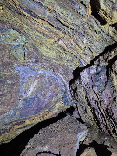 عکس غار رنگین کمان