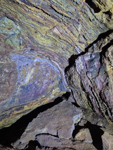 عکس غار رنگین کمان