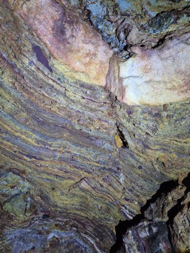 عکس غار رنگین کمان