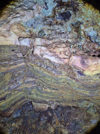 عکس غار رنگین کمان