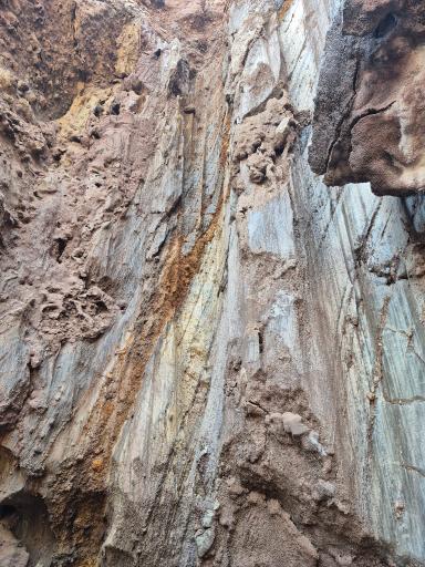 عکس غار رنگین کمان