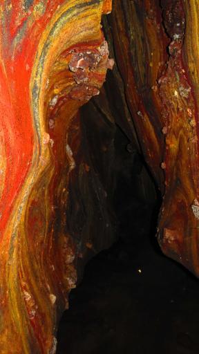 عکس غار رنگین کمان