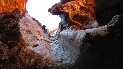 عکس غار رنگین کمان