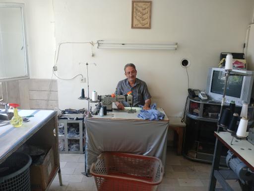 دوخت لباس و انجام کلیه امور خیاطی