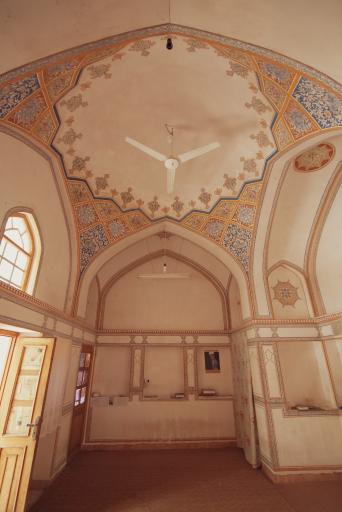 عکس مدرسه علمیه جهانگیرخان