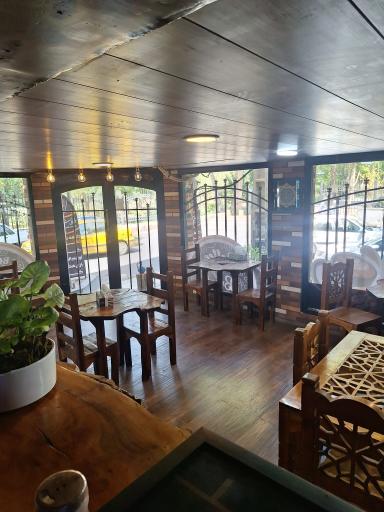 عکس کافه کتاب فانوس