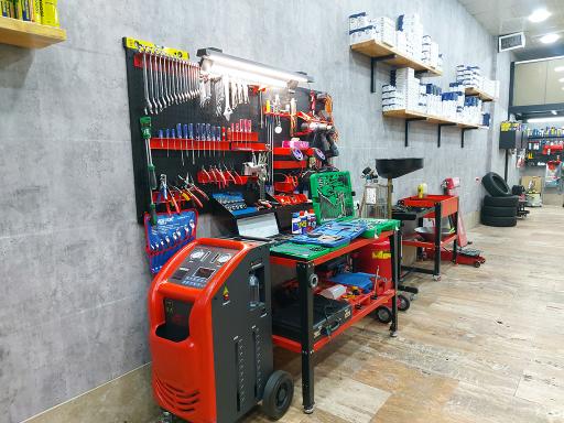 عکس خدمات خودرویی ونوم
