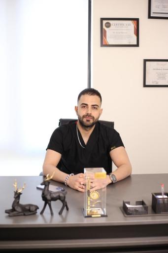 دکتر آرمان منصوری -مطب زیبایی