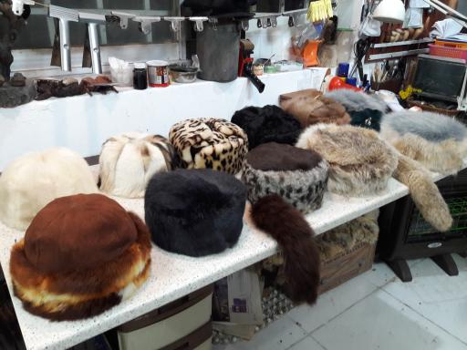 عکس کارگاه چرم و پوست و سراجی سنتی فانوس