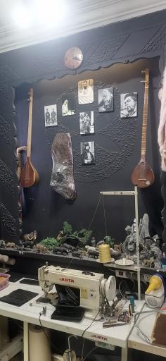 عکس کارگاه چرم و پوست و سراجی سنتی فانوس