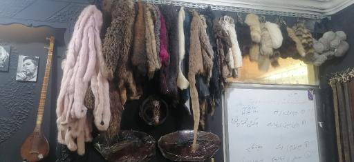 عکس کارگاه چرم و پوست و سراجی سنتی فانوس