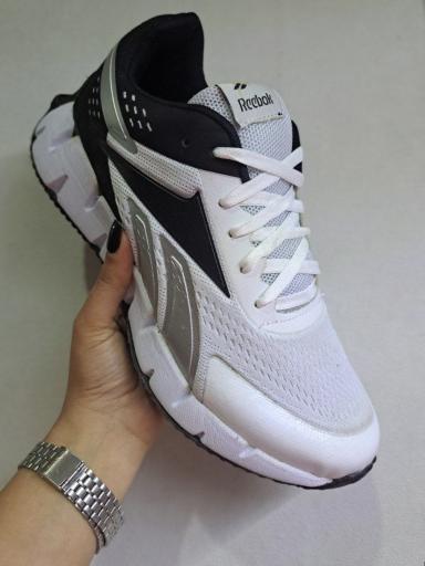 عکس فروشگاه کتونی  کتونیک