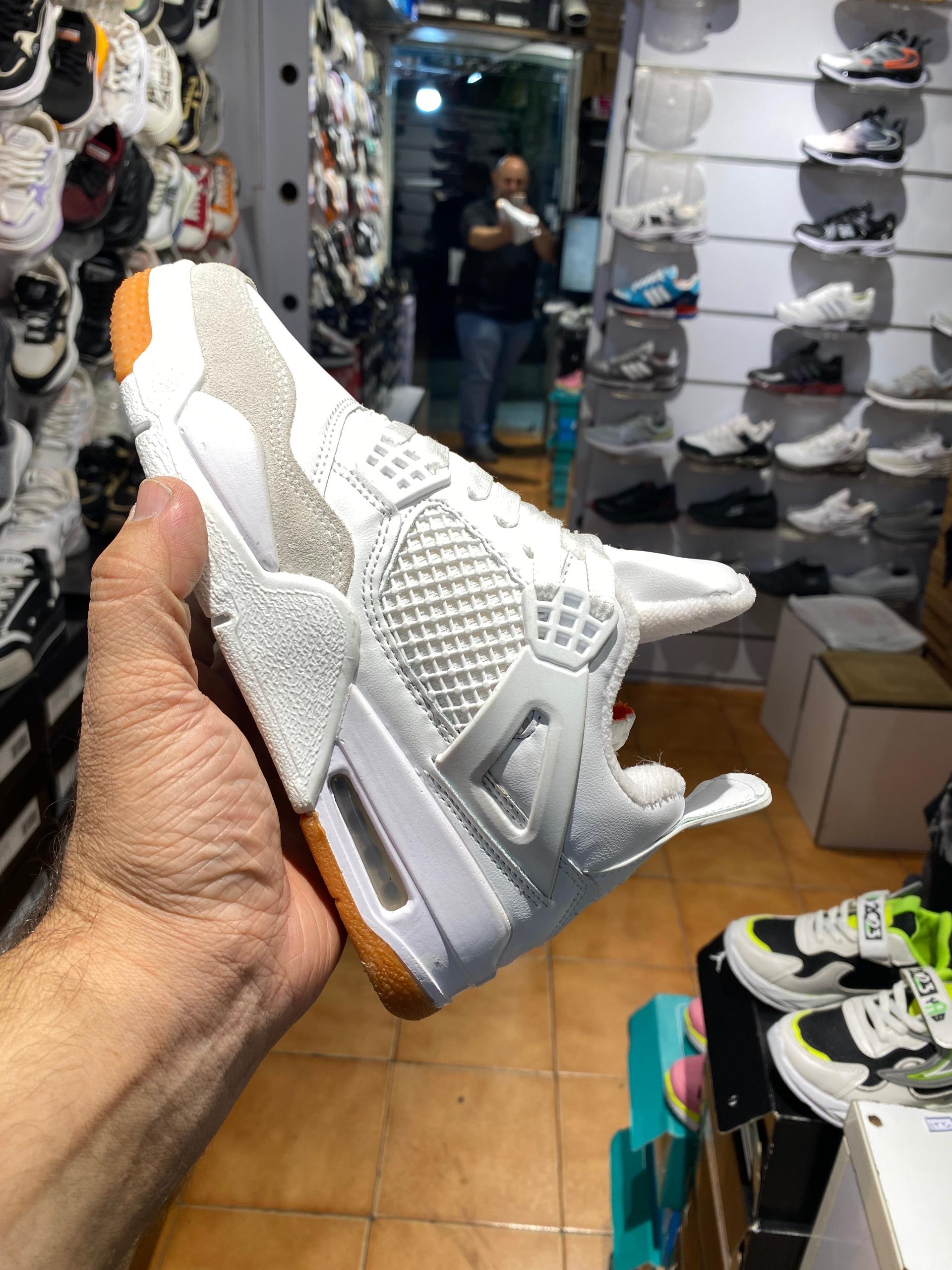 عکس فروشگاه کتونی  کتونیک