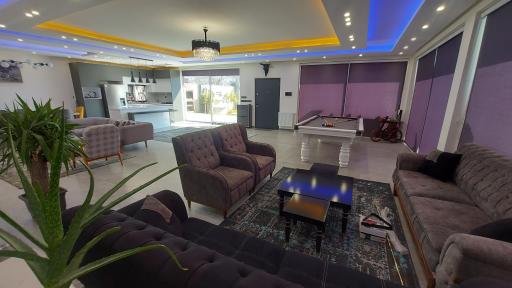 عکس عمارت آفتاب