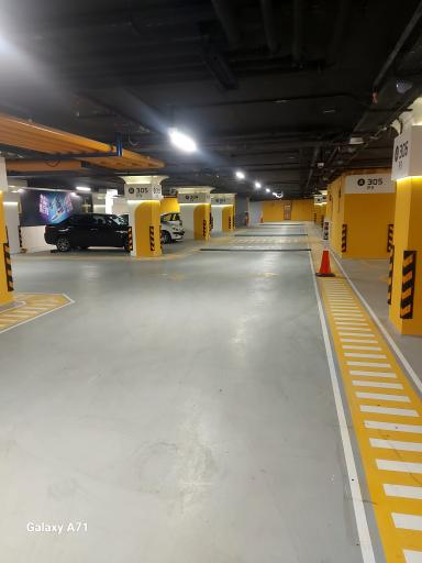 عکس پارکینگ عمومی لکسون 