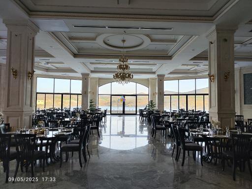 عکس رستوران پسران کریم