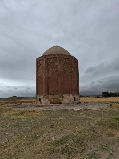عکس برج شاطر اردبیل