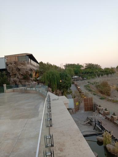 عکس رستوران پسران کریم