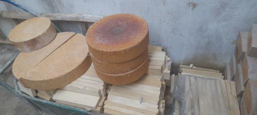 عکس ساخت کوره و تهیه و توزیع مواد اولیه ریخته‌گری تقی یار