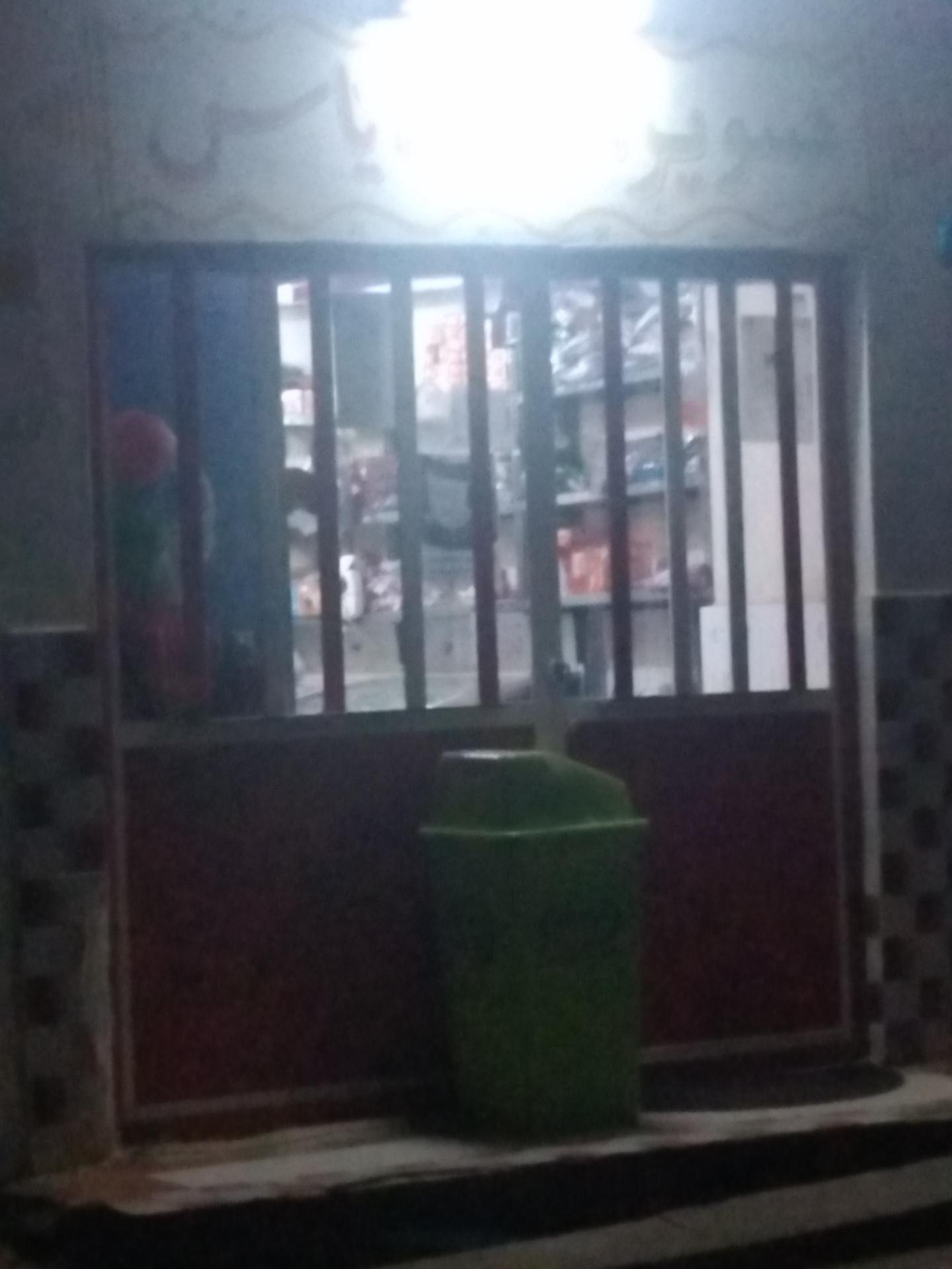 عکس سوپر مارکت یاس