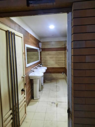 عکس سرویس بهداشتی بوستان مالیات