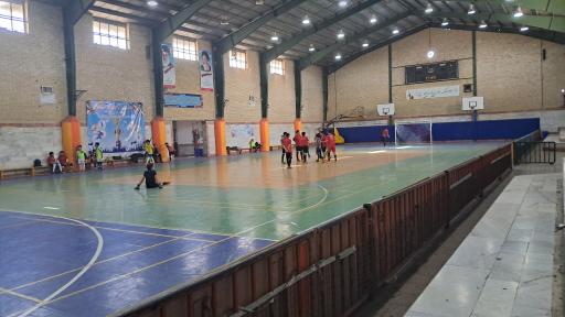 عکس سالن ورزشی دانش آموز