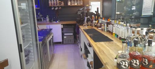 عکس کافه بیکری زمرد