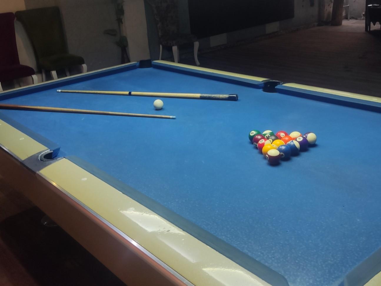 عکس باشگاه بیلیارد طاها