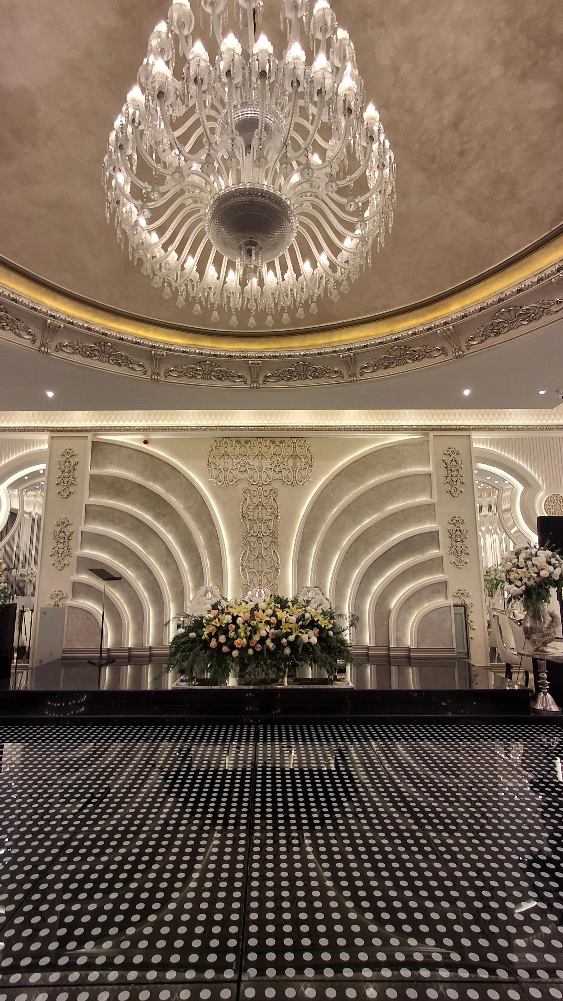 عکس عمارت آریاس