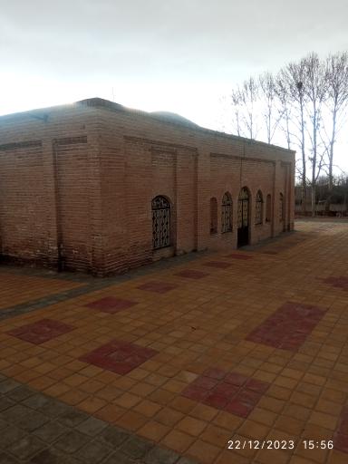 عکس قبرستان قدیمی نهاوند