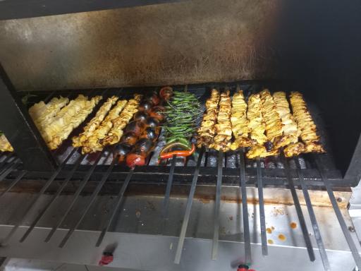 عکس رستوران آبشار