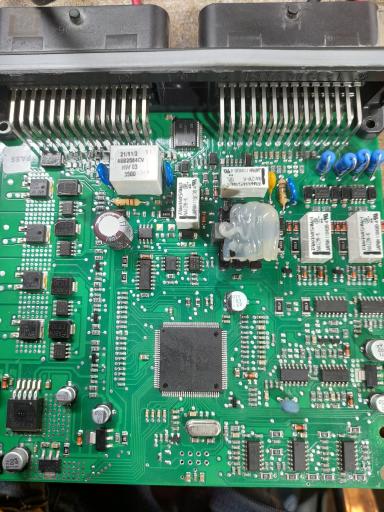 عکس برق خودرو و تعمیرات و  ریمپ ecu حامد بادامی