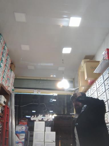 عکس فروشگاه یراق آلات کابینت پاشا 