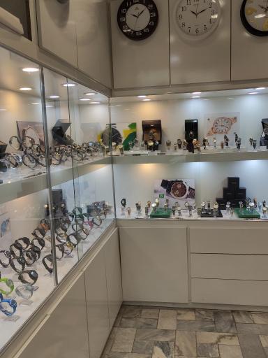 عکس ساعت فروشی و تعمیرات آترین