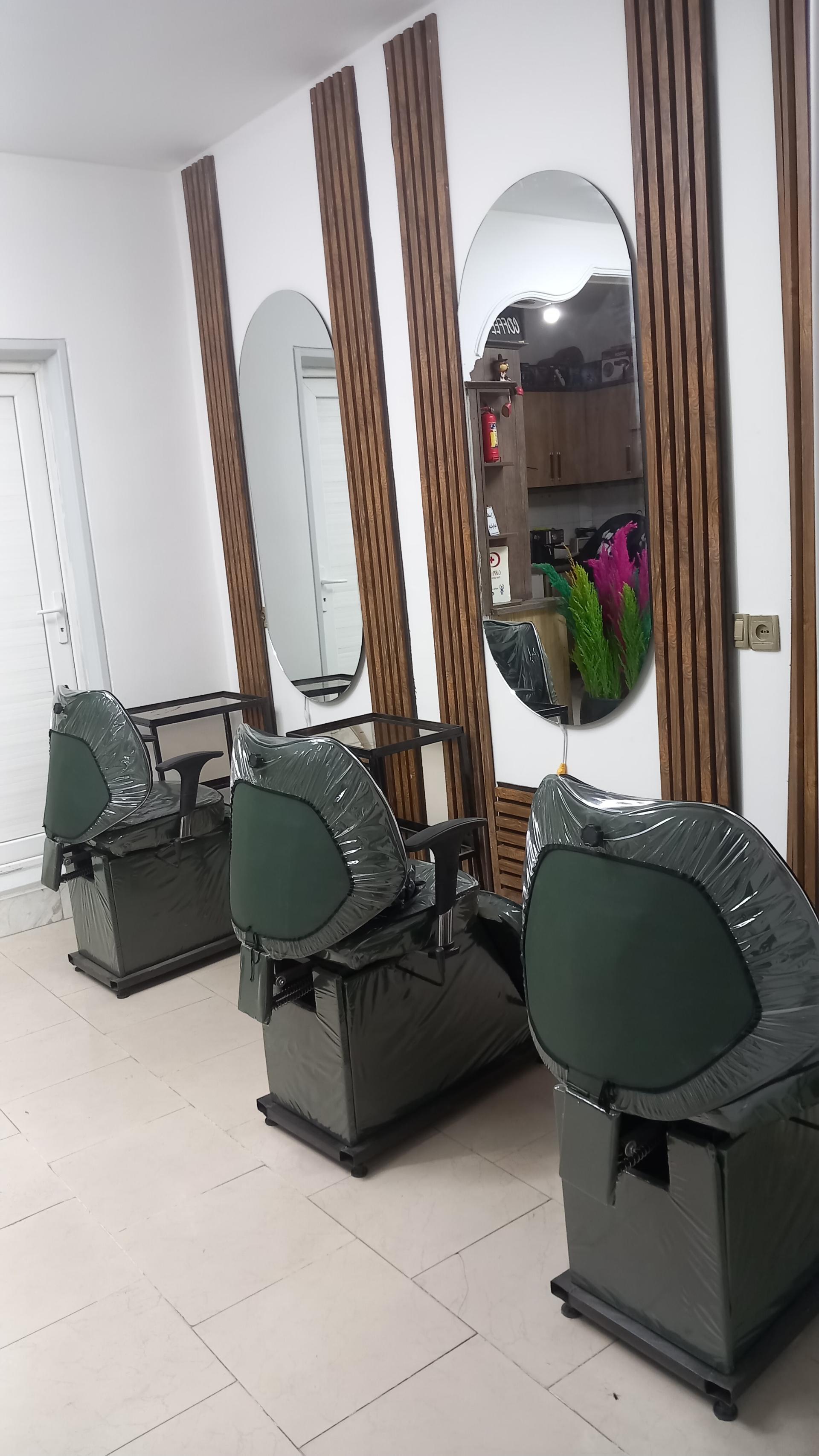 عکس آموزشگاه آرایشگری آرش