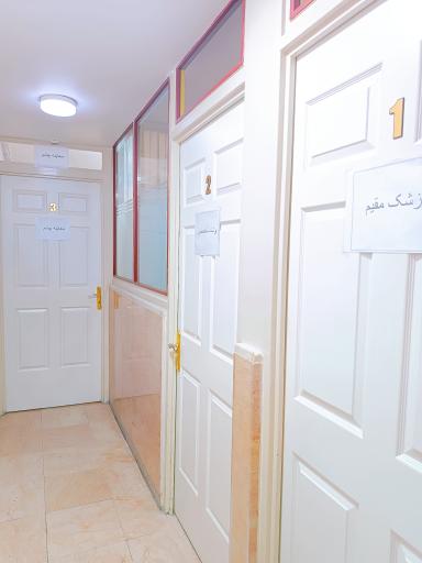 عکس بینایی سنجی و عینک رُز