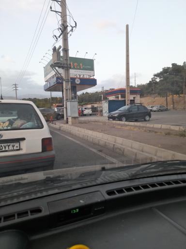 عکس پمپ بنزین پتران