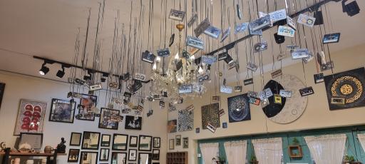 عکس کافه عمارت جهان کوچک من