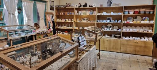 عکس کافه عمارت جهان کوچک من