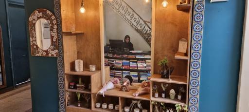 عکس کافه عمارت جهان کوچک من