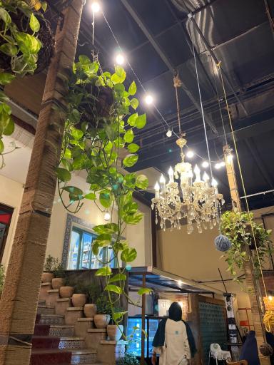 عکس کافه عمارت جهان کوچک من