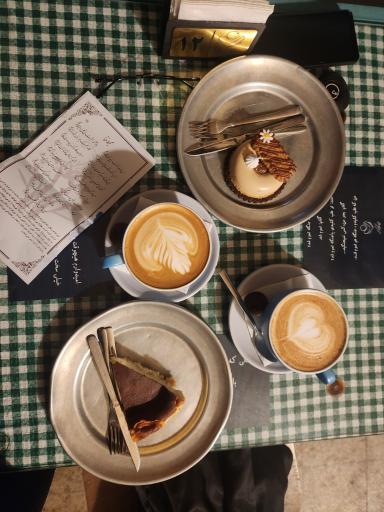 عکس کافه عمارت جهان کوچک من