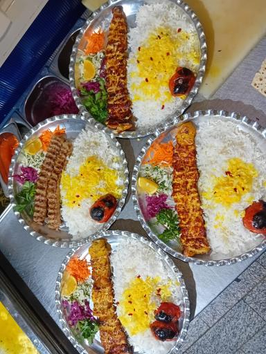 عکس تهیه غذای شیما