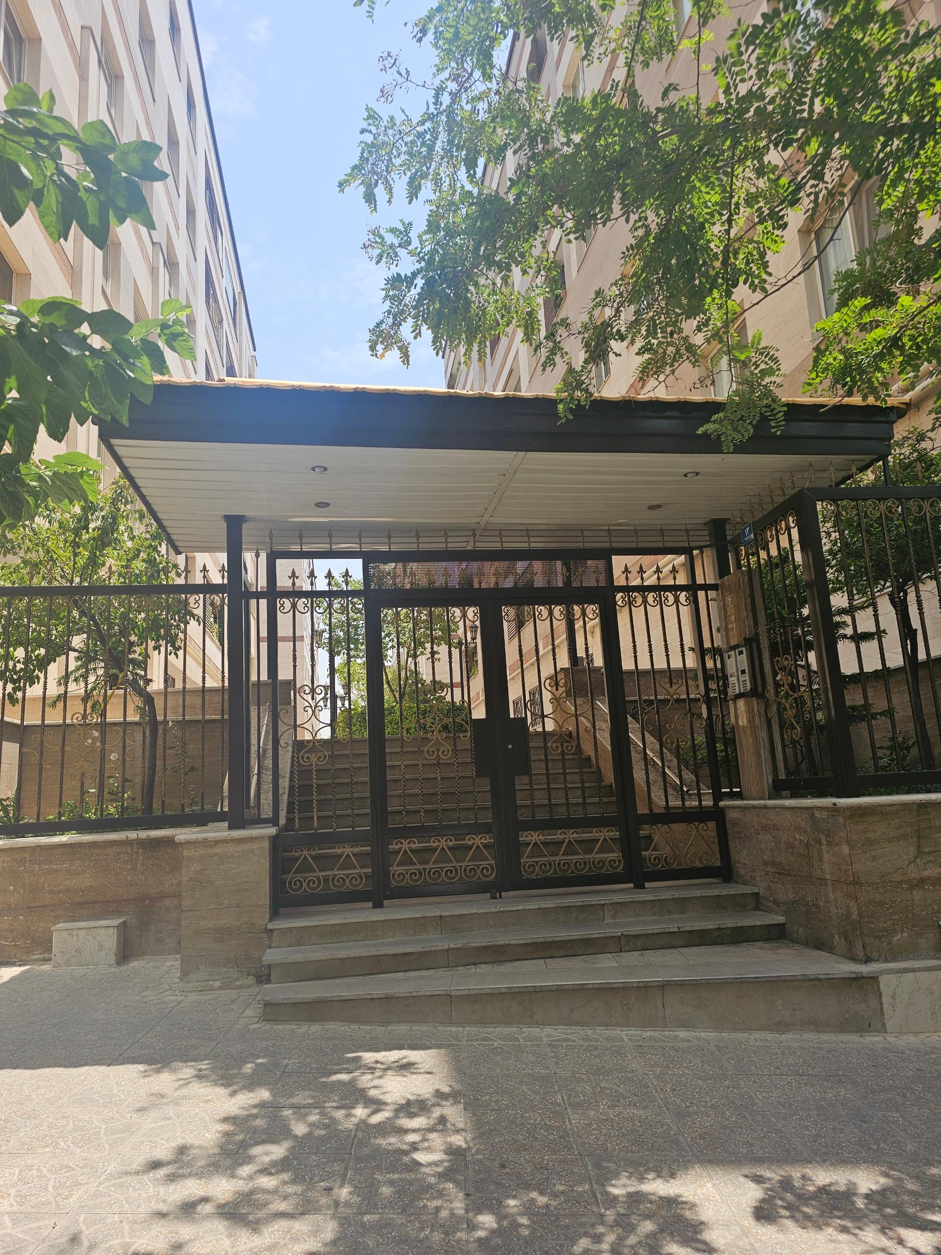 عکس مجتمع مسکونی باران