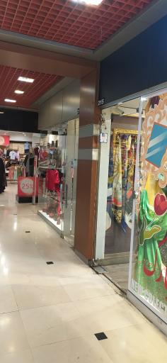 عکس فروشگاه فلای مد شال و روسری