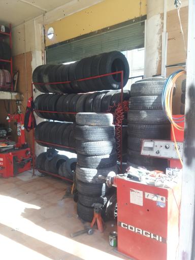 عکس تعویض روغن و پنچرگیری بلوار