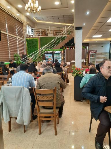 رستوران بهارستان