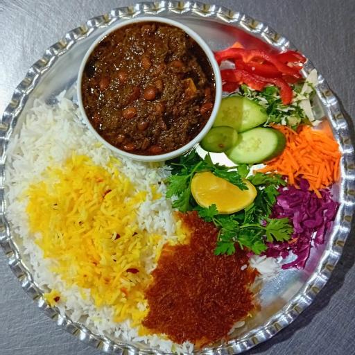 عکس تهیه غذای شیما