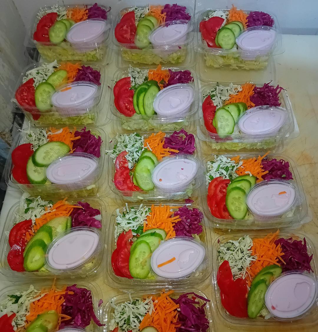 عکس تهیه غذای شیما